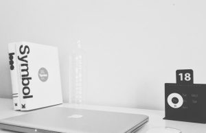 The Perfect Shoes and Bags to Pair With Spring Looks